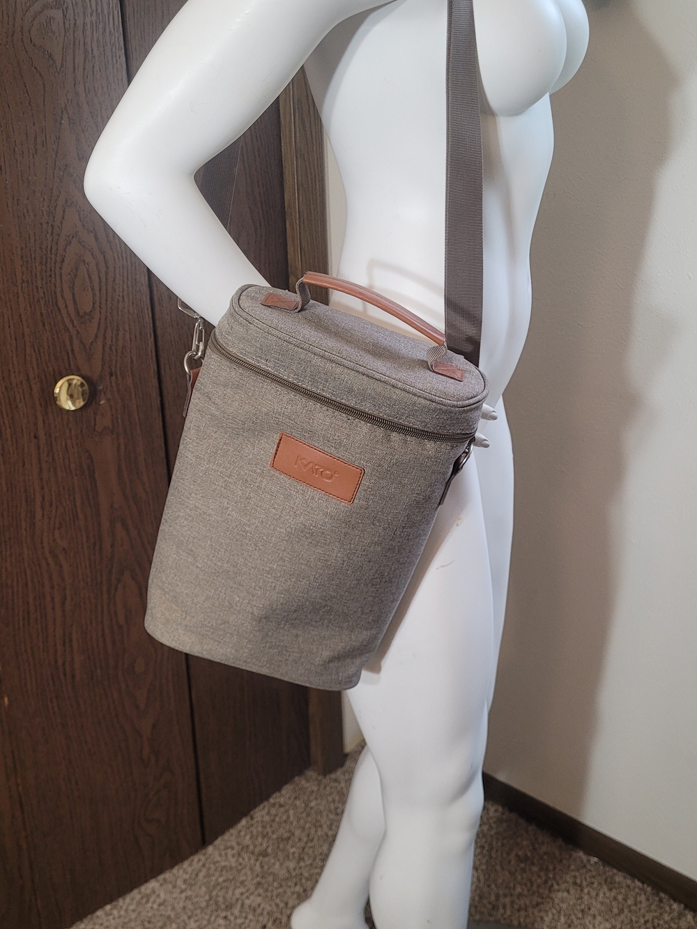 Kinto Taupe Wine Crossbody Cooler Bag with Adjustable Strap